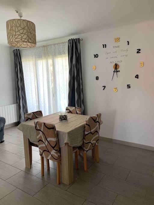 Appartement Familial En Bord De Mer Ла Сен-сюр-Мер Екстериор снимка