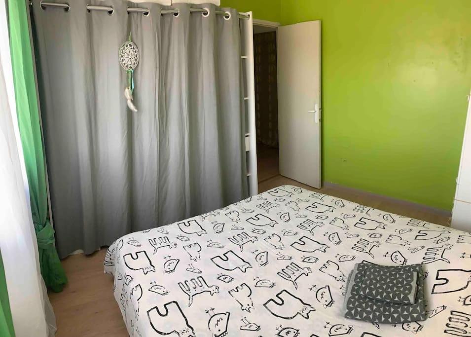 Appartement Familial En Bord De Mer Ла Сен-сюр-Мер Екстериор снимка
