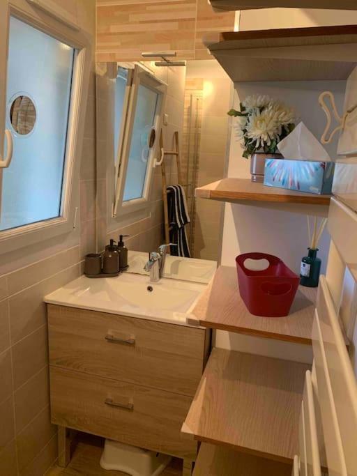 Appartement Familial En Bord De Mer Ла Сен-сюр-Мер Екстериор снимка